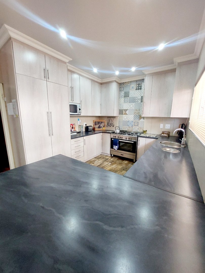 3 Bedroom Property for Sale in Flamwood North West